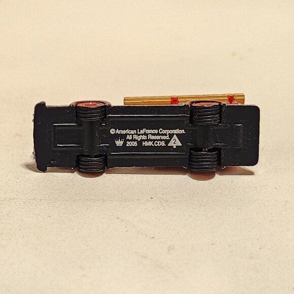 2005 Hallmark Keepsake American LaFrance 700 Series Pumper Miniature Fire - Picture 10 of 10